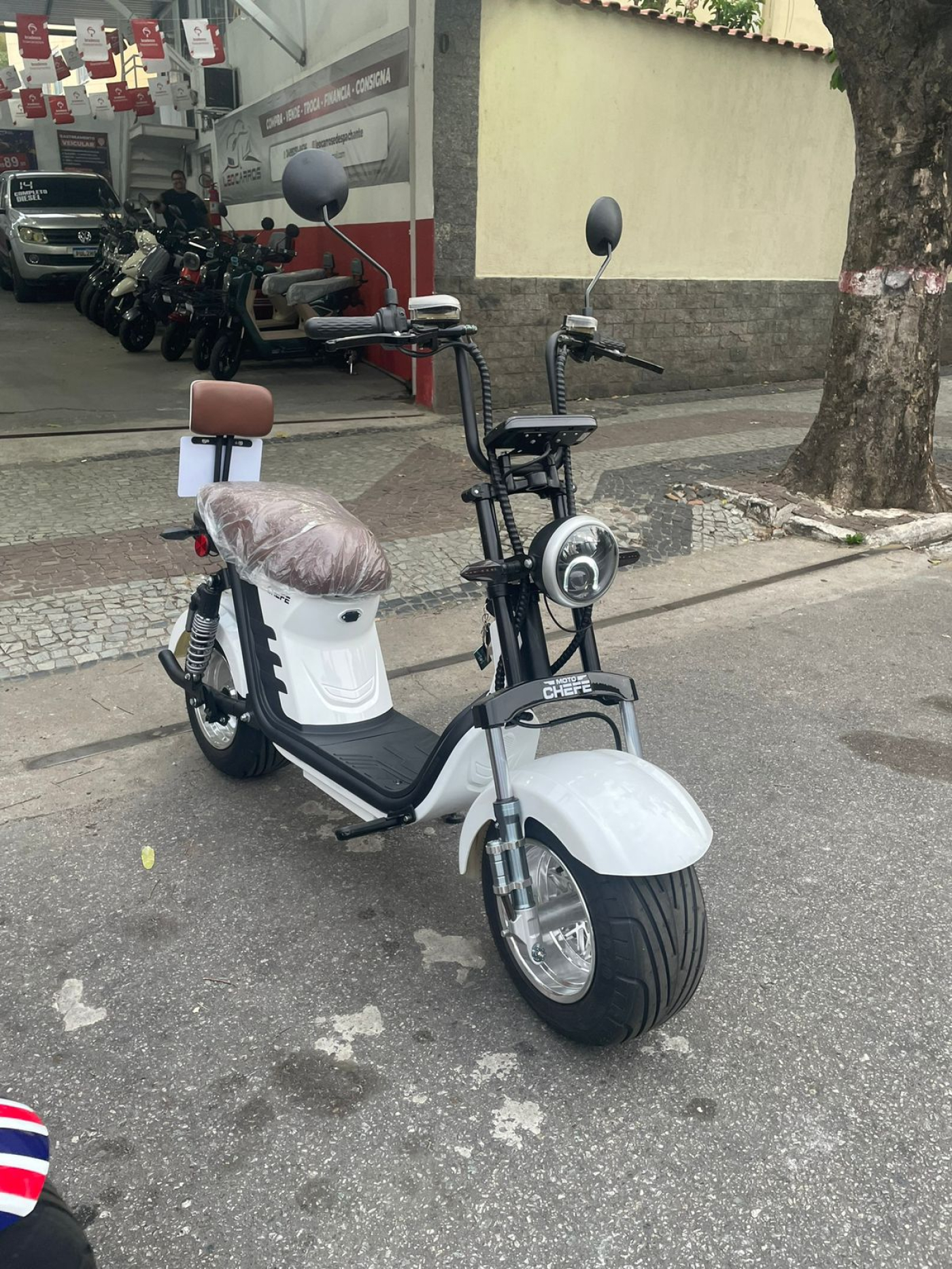 MOTO CHEFE X12